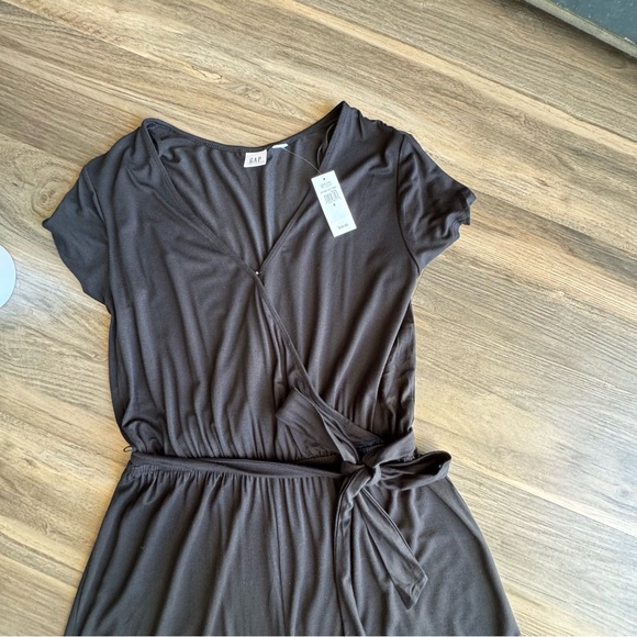 GAP Black Short Sleeve Tie Waist Wrap Romper | V-Neck Knit One Piece Size S - Picture 7 of 13